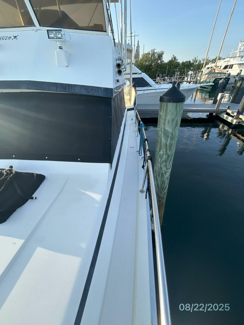 Viking-44 1984-No Regrets Marathon-Florida-United States-44 Viking port side deck1-5581950 | Thumbnail