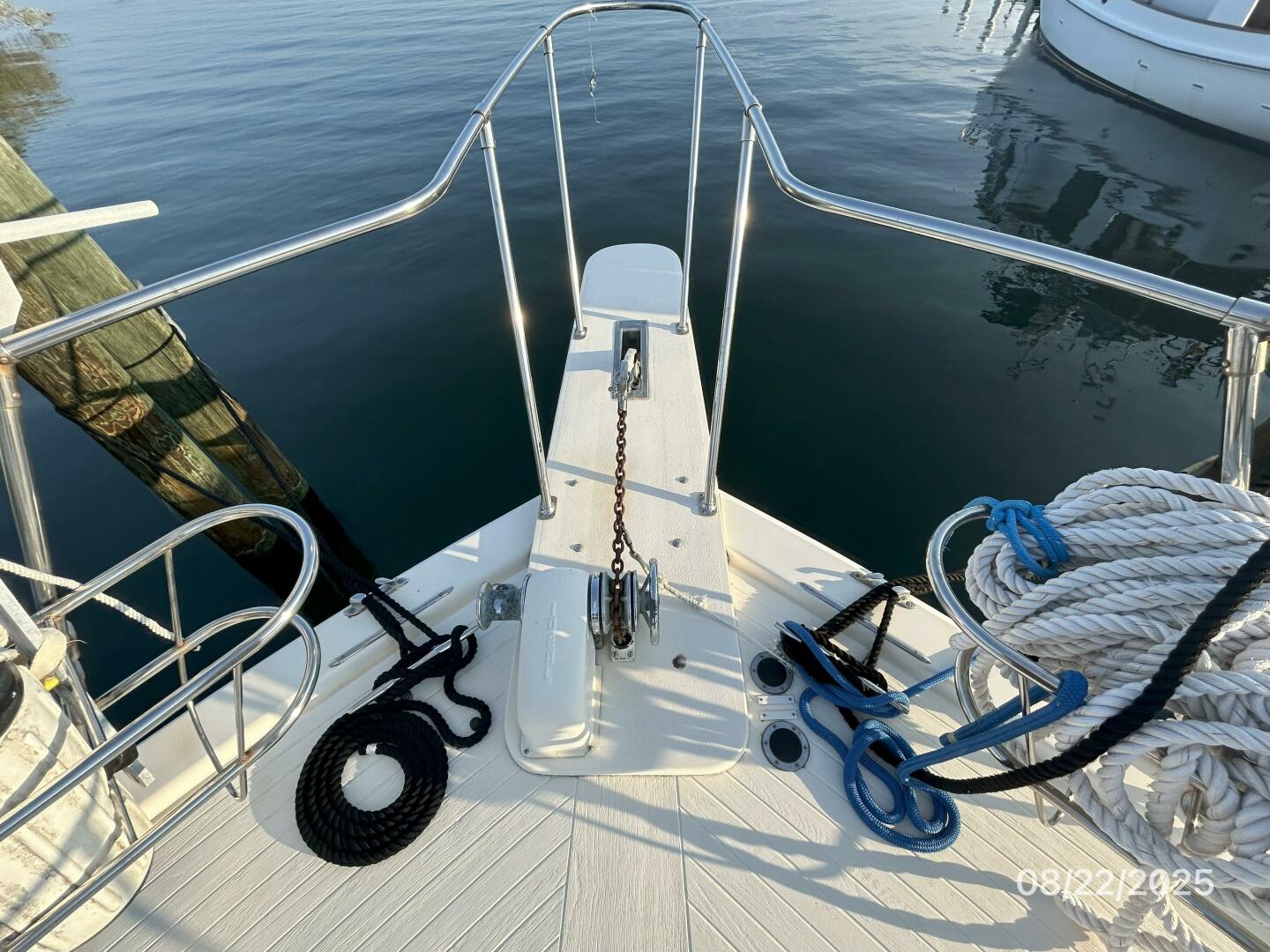 Viking-44 1984-No Regrets Marathon-Florida-United States-44 Viking anchor windlass-5581843 | Thumbnail