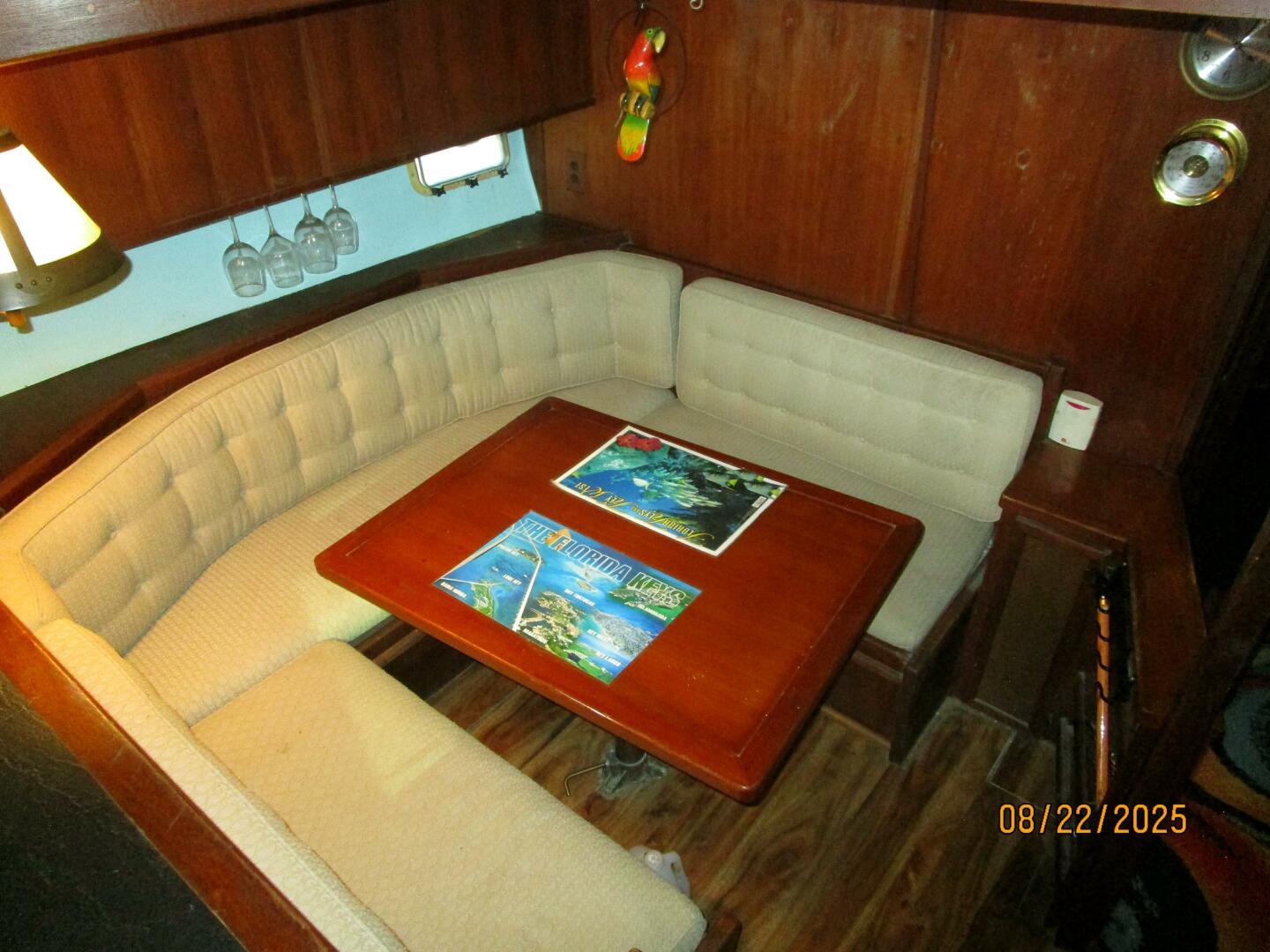 Viking-44 1984-No Regrets Marathon-Florida-United States-44 Viking dinette1-5581844 | Thumbnail