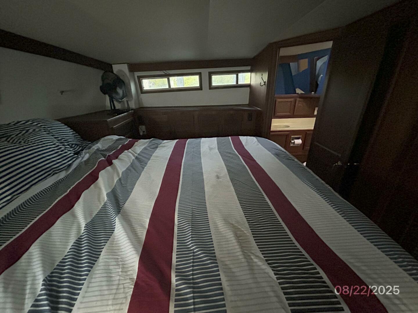 Viking-44 1984-No Regrets Marathon-Florida-United States-44 Viking master stateroom port-5581878 | Thumbnail