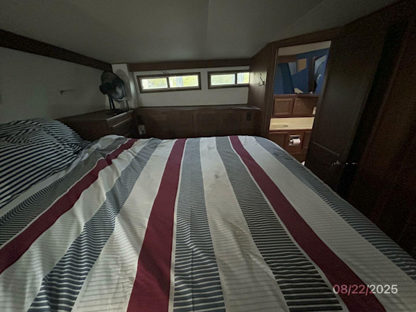 Viking-44 1984-No Regrets Marathon-Florida-United States-44 Viking master stateroom port-5581878