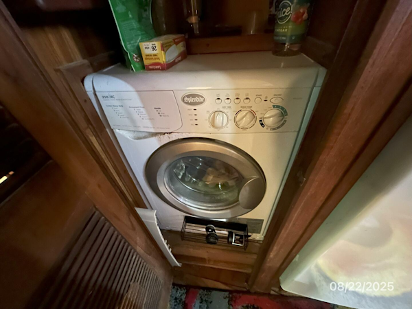 Viking-44 1984-No Regrets Marathon-Florida-United States-44 Viking washer-dryer-5581968