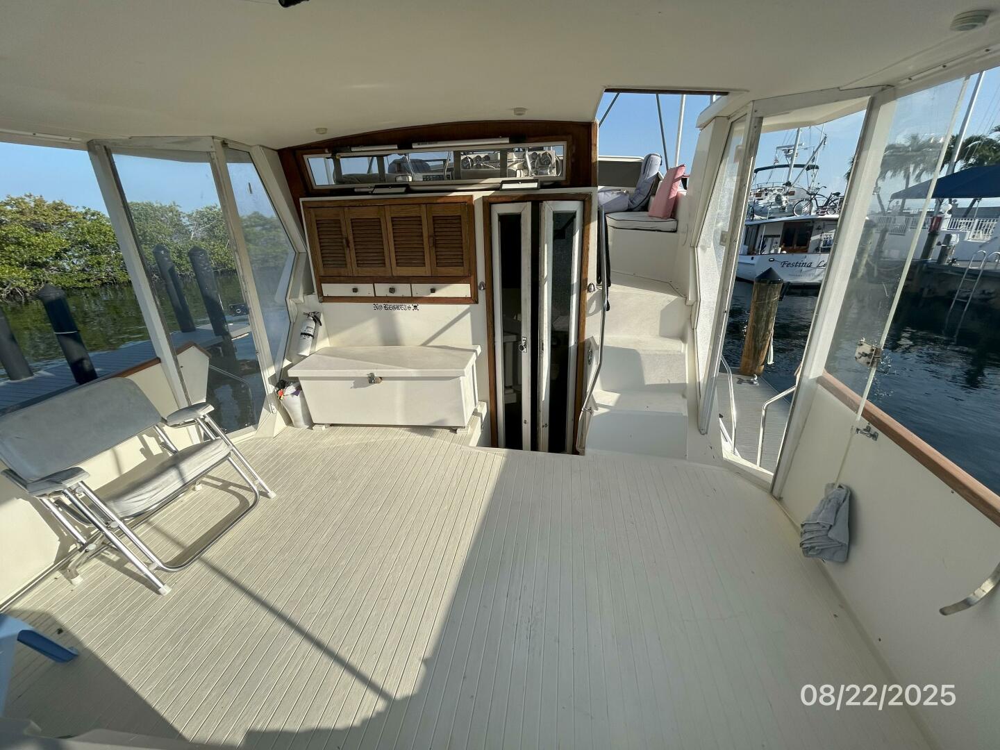 Viking-44 1984-No Regrets Marathon-Florida-United States-44 Viking sundeck forward-5581963 | Thumbnail