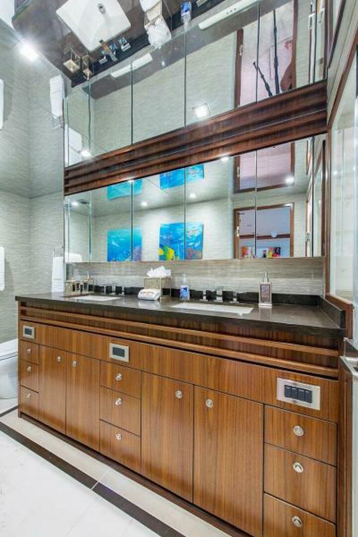 Viking-Enclosed Flybridge 2018-OBSESSION Stuart-Florida-United States-Master Head-5587846 | Thumbnail