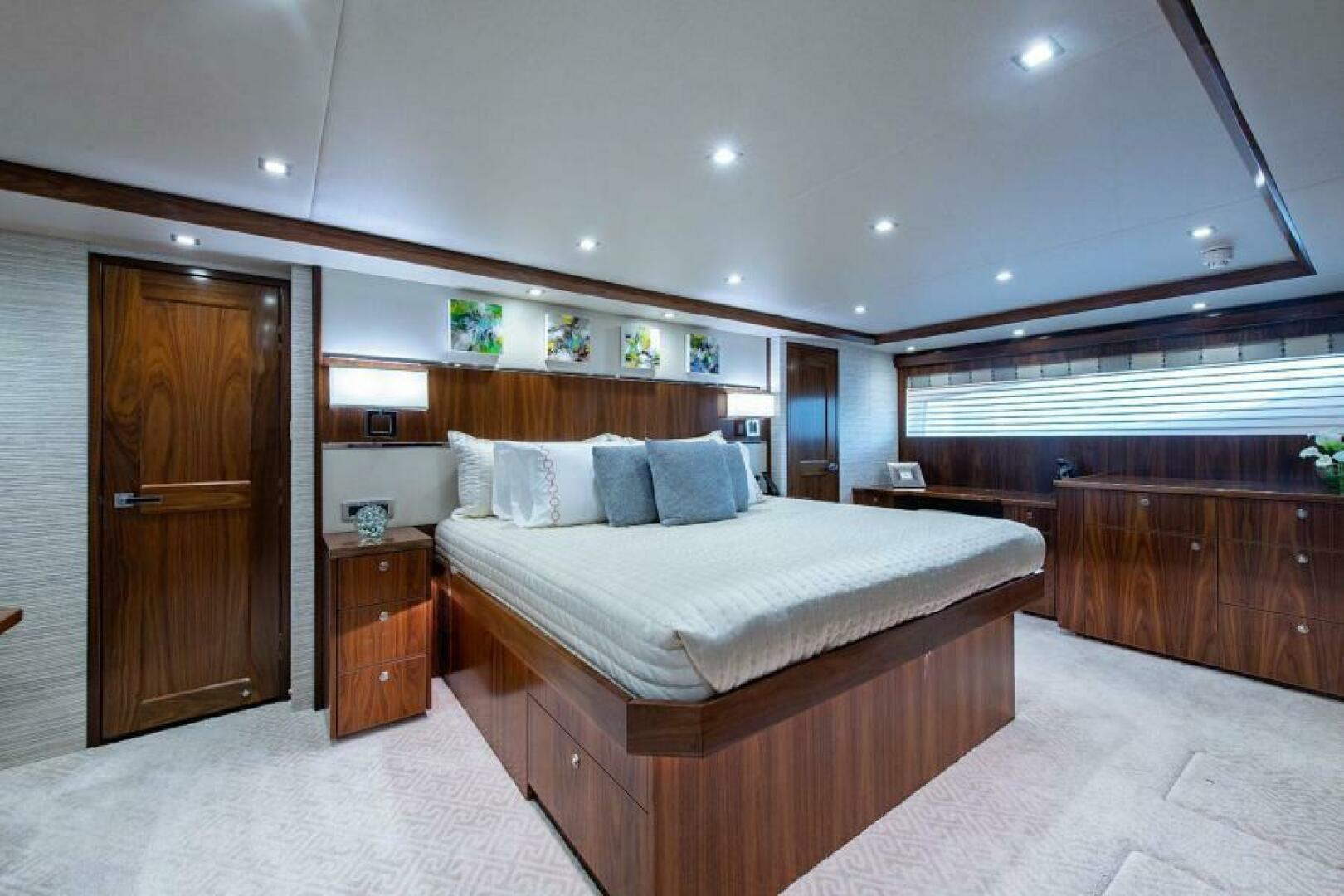 Viking-Enclosed Flybridge 2018-OBSESSION Stuart-Florida-United States-Master Looking Aft-5587840 | Thumbnail