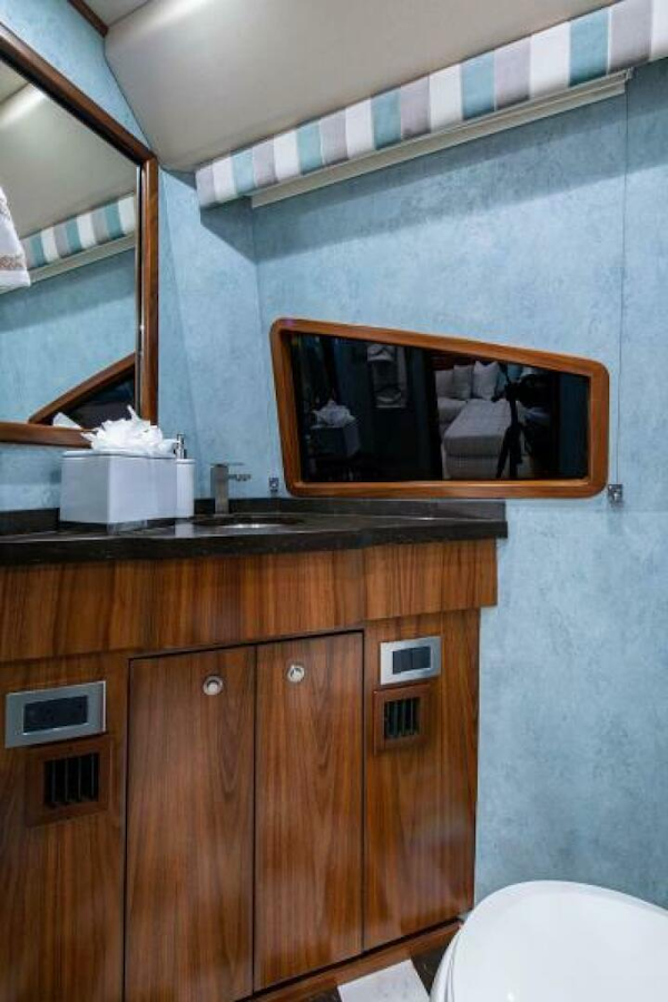 Viking-Enclosed Flybridge 2018-OBSESSION Stuart-Florida-United States-Skylounge Day Head-5587871