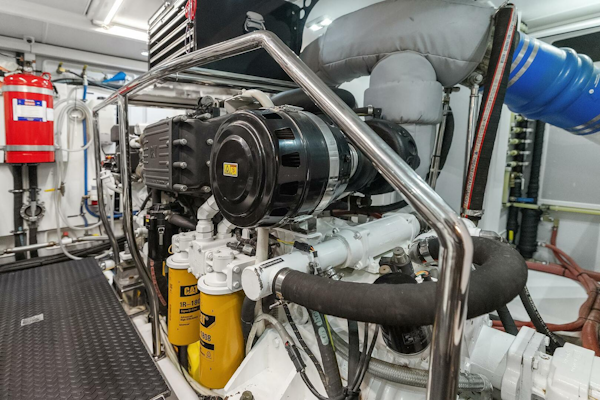 Hampton-720 Skylounge LRC 2014-LA BELLA VITA II Seattle-Washington-United States-Engine Room-5730508