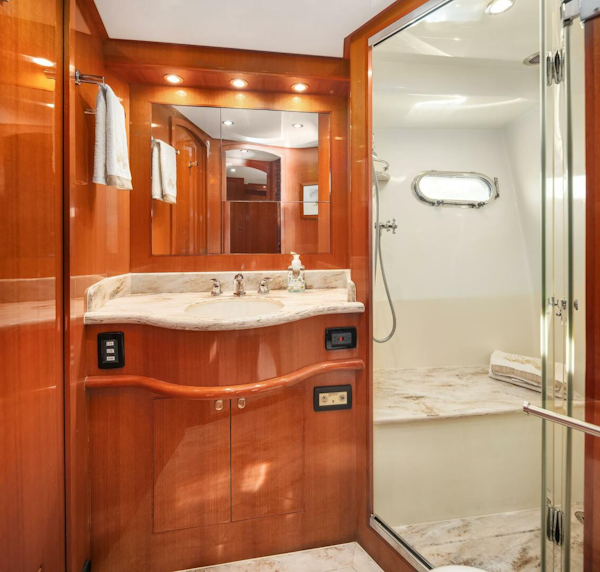 Hampton-720 Skylounge LRC 2014-LA BELLA VITA II Seattle-Washington-United States-Guest Stateroom Head-5730460