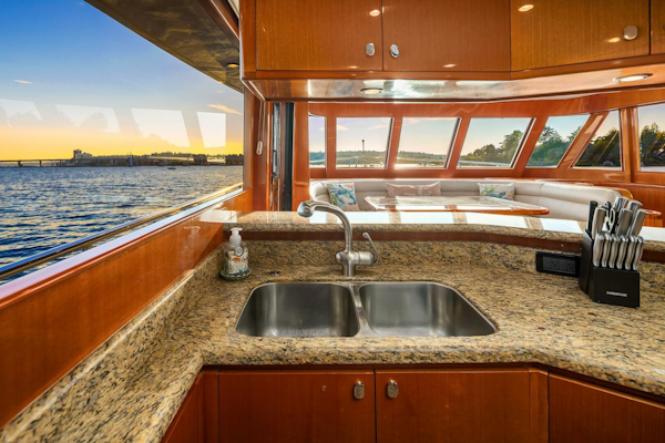 Hampton-720 Skylounge LRC 2014-LA BELLA VITA II Seattle-Washington-United States-Galley-5730425