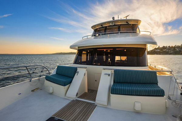 Hampton-720 Skylounge LRC 2014-LA BELLA VITA II Seattle-Washington-United States-Bow Deck-5730501