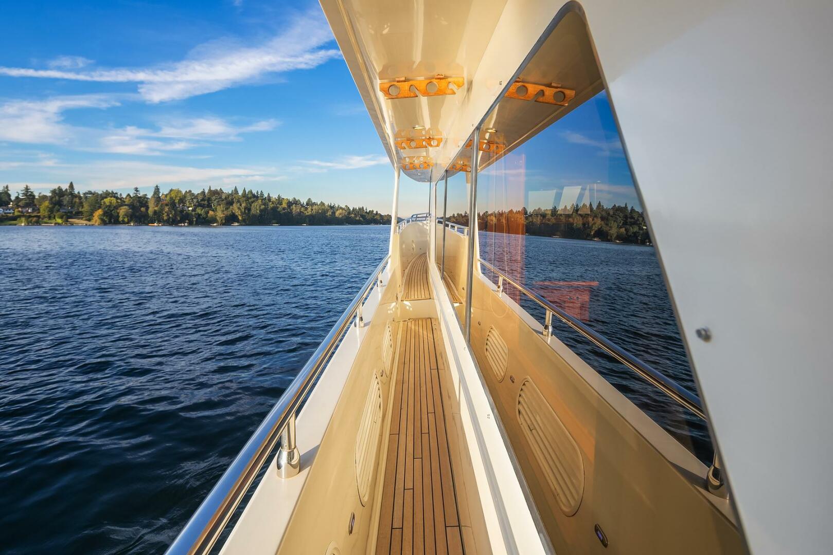 Hampton-720 Skylounge LRC 2014-LA BELLA VITA II Seattle-Washington-United States-Side Deck-5730486 | Thumbnail