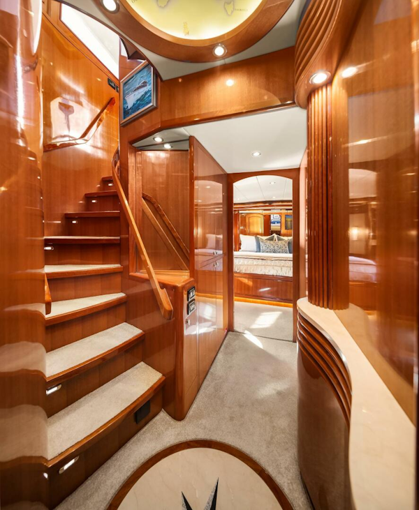 Hampton-720 Skylounge LRC 2014-LA BELLA VITA II Seattle-Washington-United States-Foyer-5730449