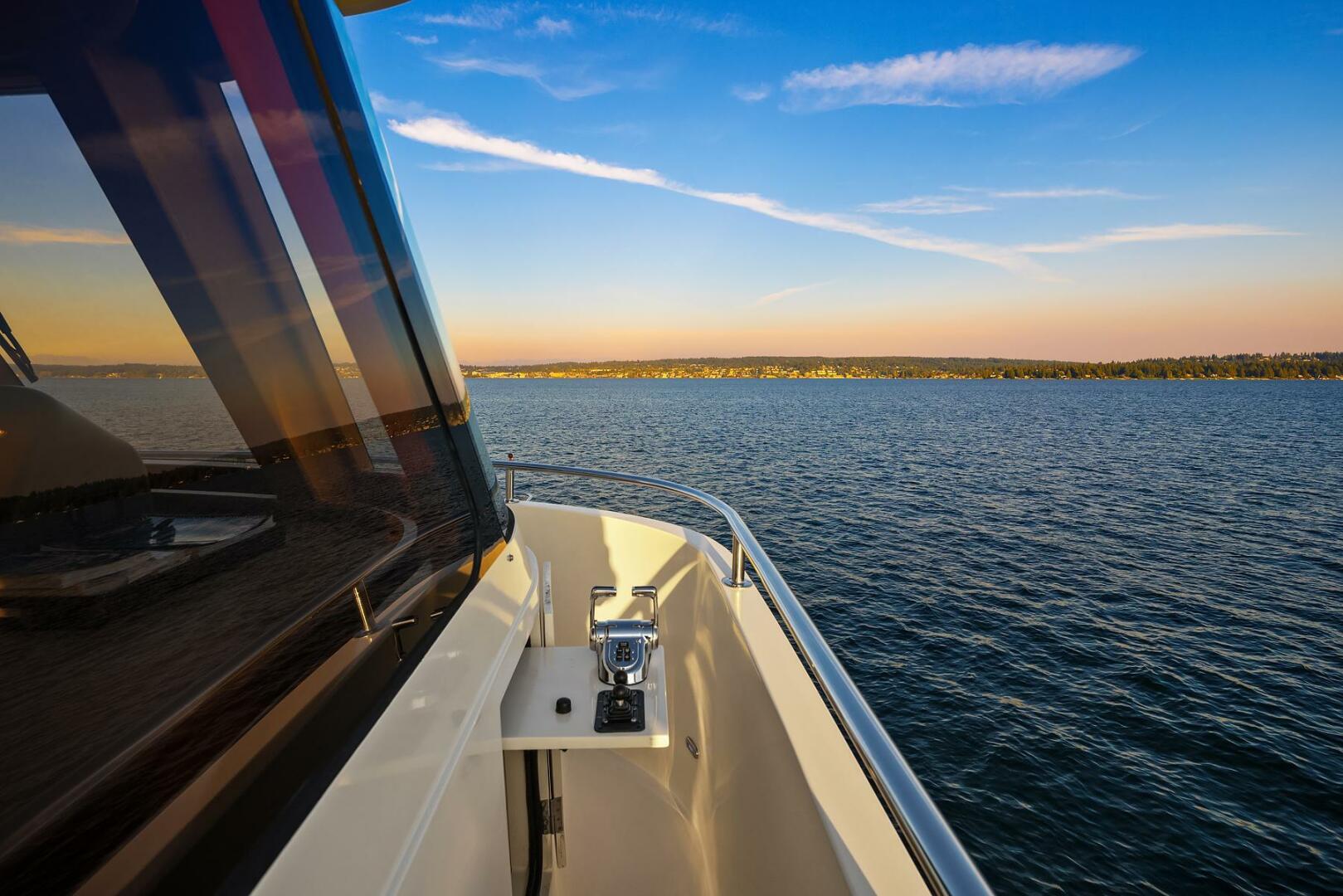 Hampton-720 Skylounge LRC 2014-LA BELLA VITA II Seattle-Washington-United States-Side Deck-5730494 | Thumbnail
