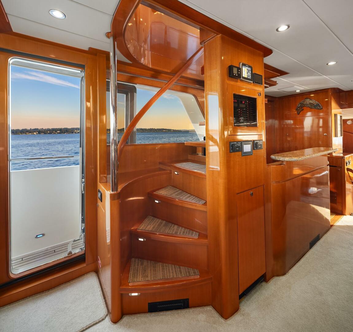 Hampton-720 Skylounge LRC 2014-LA BELLA VITA II Seattle-Washington-United States-Companionway-5730434 | Thumbnail