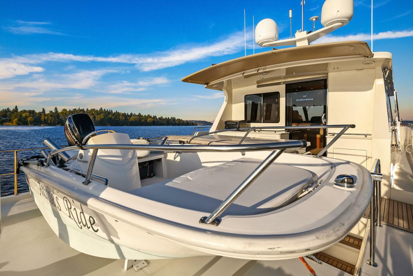 Hampton-720 Skylounge LRC 2014-LA BELLA VITA II Seattle-Washington-United States-Tender-5730471 | Thumbnail