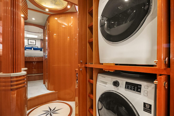 Hampton-720 Skylounge LRC 2014-LA BELLA VITA II Seattle-Washington-United States-Washer & Dryer-5730462