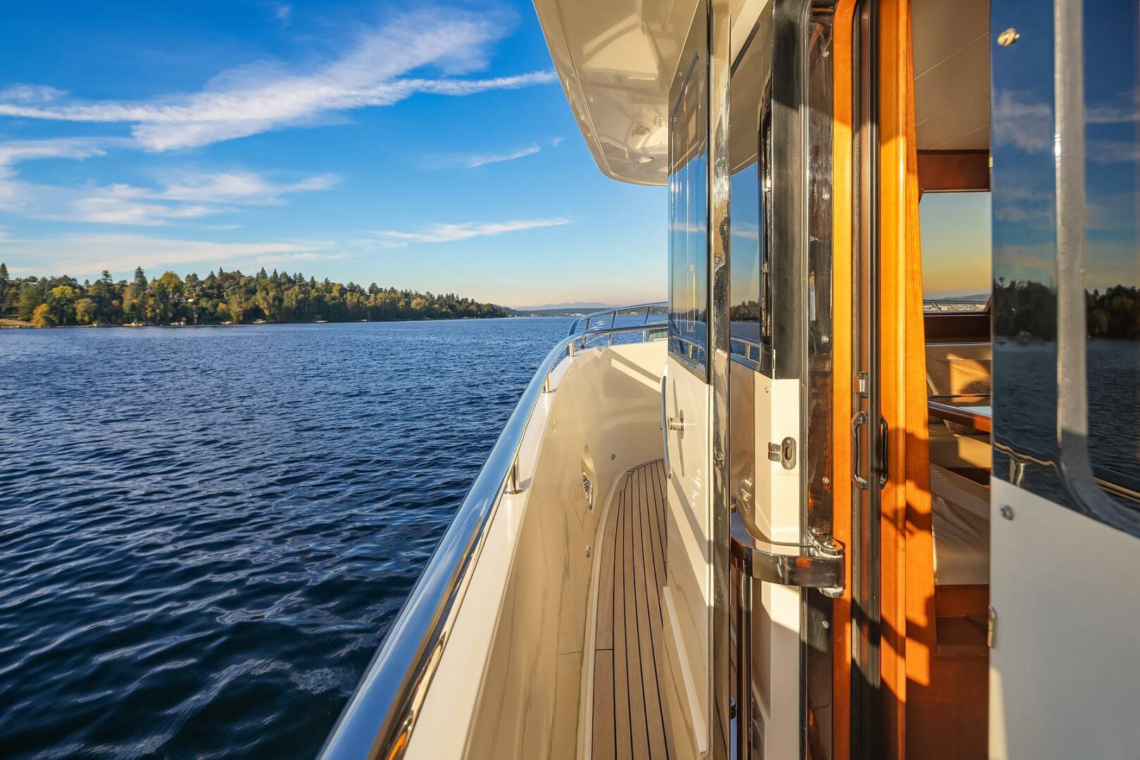 Hampton-720 Skylounge LRC 2014-LA BELLA VITA II Seattle-Washington-United States-Side Deck-5730488 | Thumbnail