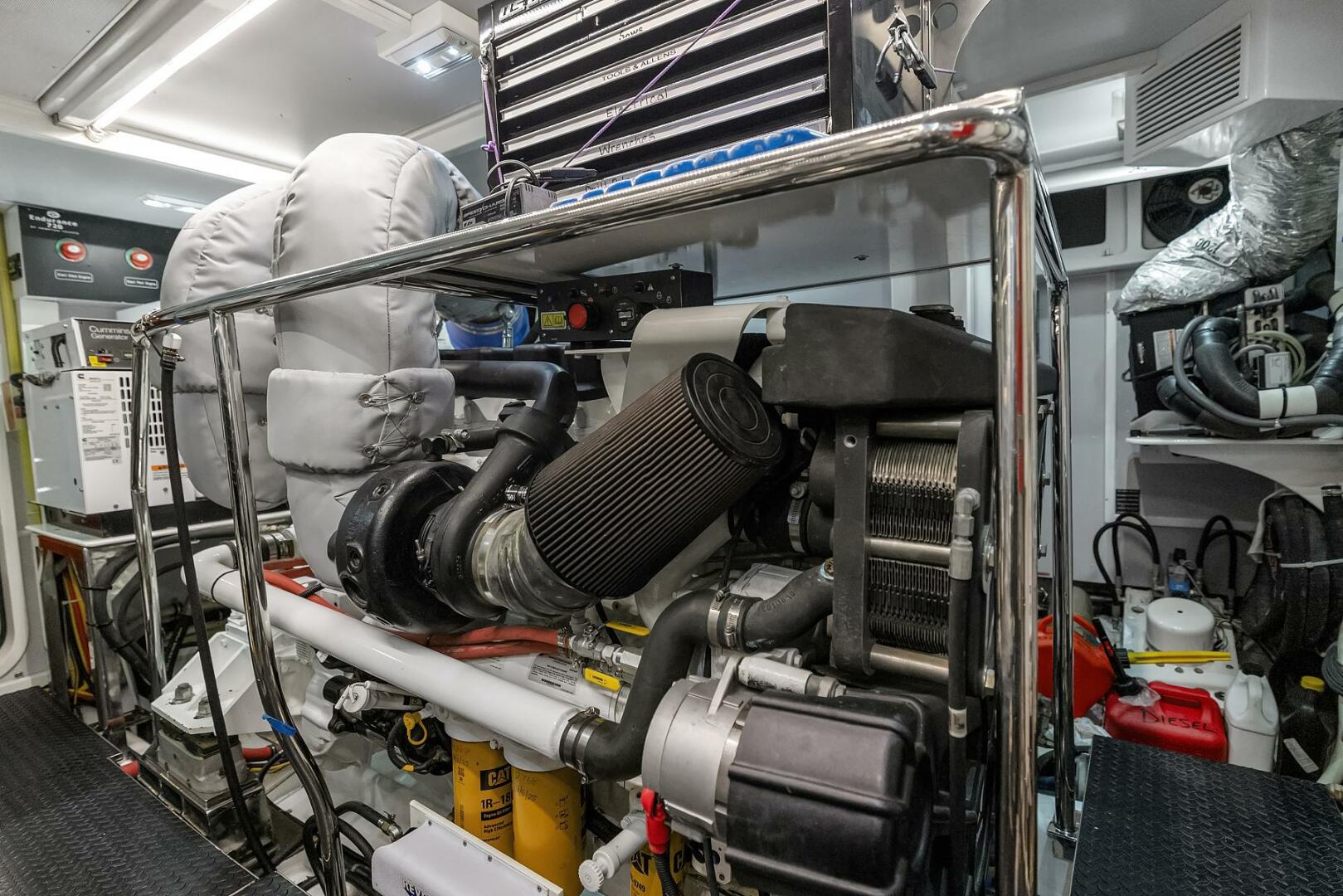 Hampton-720 Skylounge LRC 2014-LA BELLA VITA II Seattle-Washington-United States-Engine Room-5730511 | Thumbnail