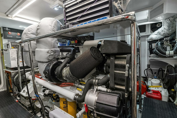 Hampton-720 Skylounge LRC 2014-LA BELLA VITA II Seattle-Washington-United States-Engine Room-5730511