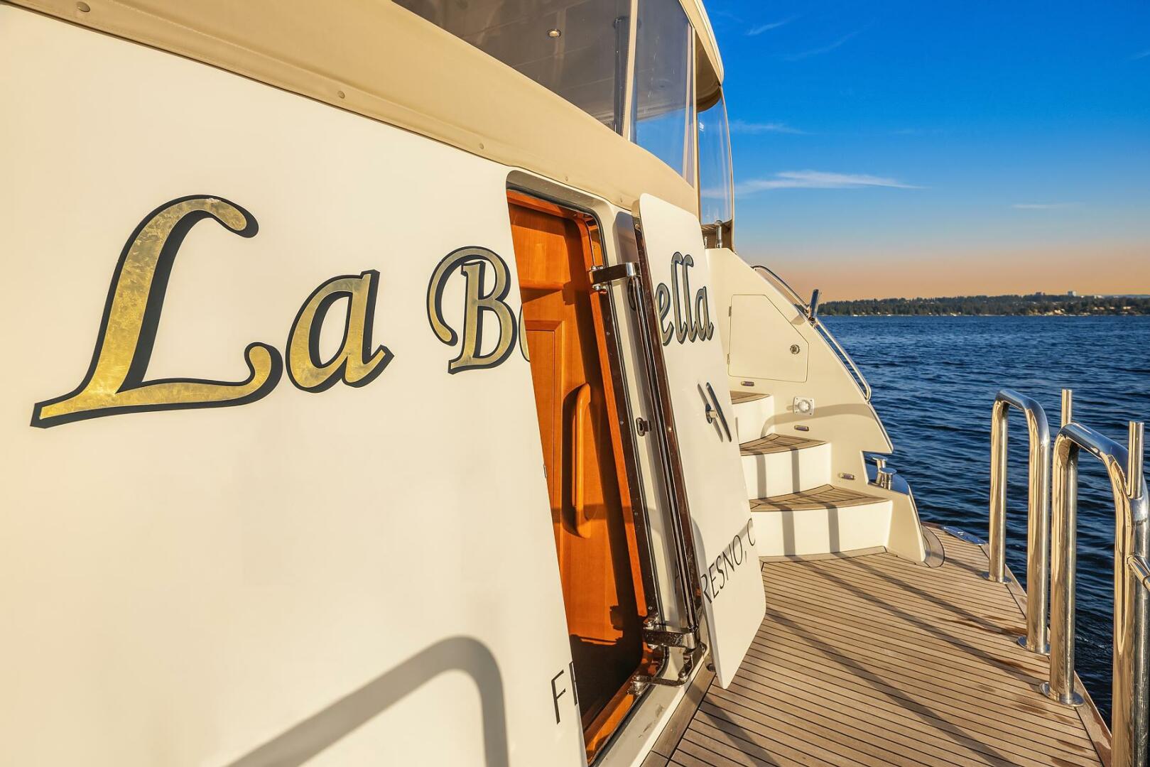 Hampton-720 Skylounge LRC 2014-LA BELLA VITA II Seattle-Washington-United States-Swim Step Platform-5730505 | Thumbnail