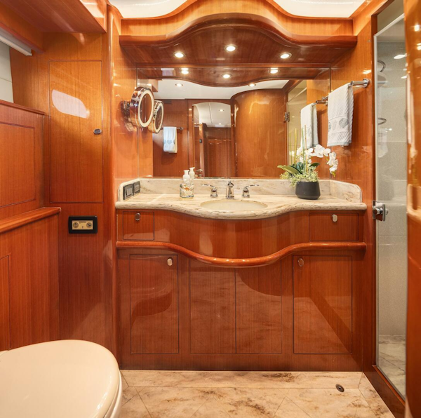 Hampton-720 Skylounge LRC 2014-LA BELLA VITA II Seattle-Washington-United States-Owners Stateroom Head-5730457