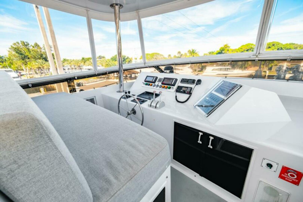 Hatteras-Flybridge Motor Yacht 1995-LONE STAR Ft. Lauderdale-Florida-United States-Helm-5588731