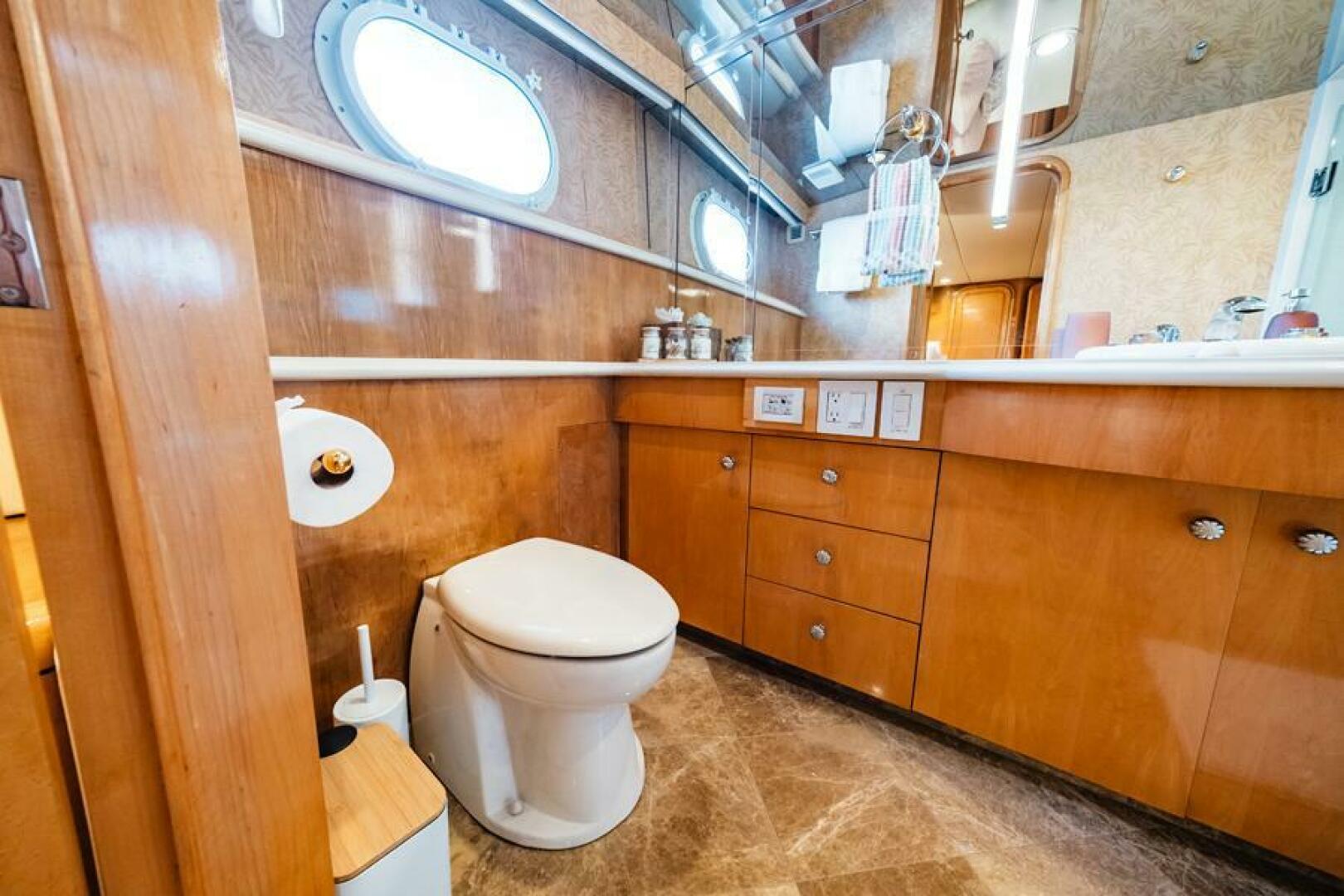 Hatteras-Flybridge Motor Yacht 1995-LONE STAR Ft. Lauderdale-Florida-United States-Stbd Aft Queen Head-5588675 | Thumbnail