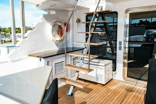 Hatteras-Flybridge Motor Yacht 1995-LONE STAR Ft. Lauderdale-Florida-United States-Easy Access to Flybridge  -5588724