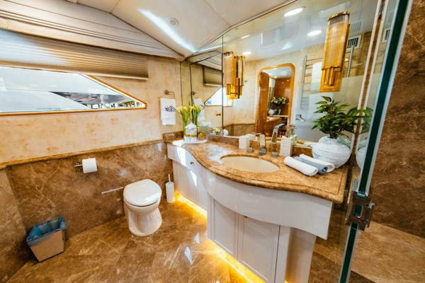 Hatteras-Flybridge Motor Yacht 1995-LONE STAR Ft. Lauderdale-Florida-United States-Her Head-5588662