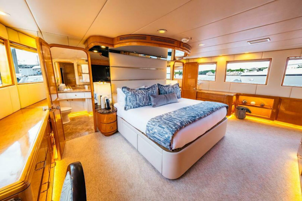 Hatteras-Flybridge Motor Yacht 1995-LONE STAR Ft. Lauderdale-Florida-United States-Master Looking Fwd-5588655