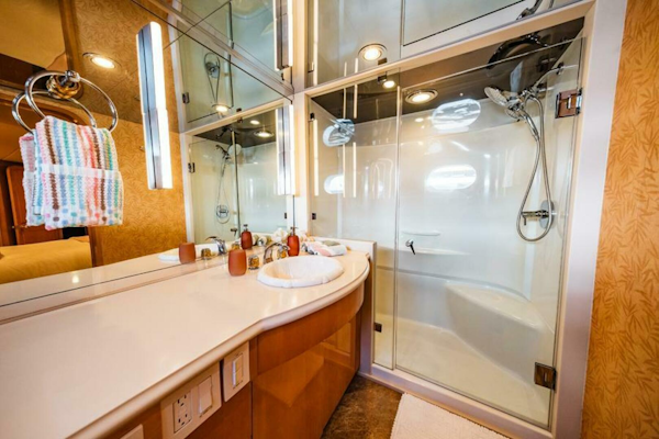 Hatteras-Flybridge Motor Yacht 1995-LONE STAR Ft. Lauderdale-Florida-United States-Stbd Aft Queen Head-5588674