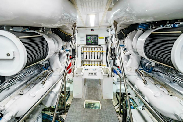 Hatteras-Flybridge Motor Yacht 1995-LONE STAR Ft. Lauderdale-Florida-United States-Engine Room Looking Forward  -5588737