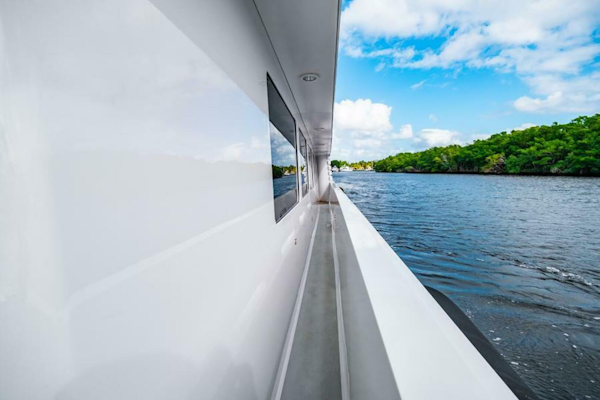 Hatteras-Flybridge Motor Yacht 1995-LONE STAR Ft. Lauderdale-Florida-United States-Side Decks-5588710