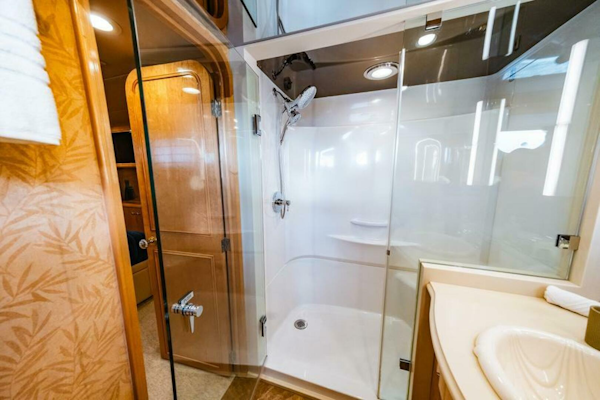 Hatteras-Flybridge Motor Yacht 1995-LONE STAR Ft. Lauderdale-Florida-United States-Stbd Fwd Queen Shower-5588679