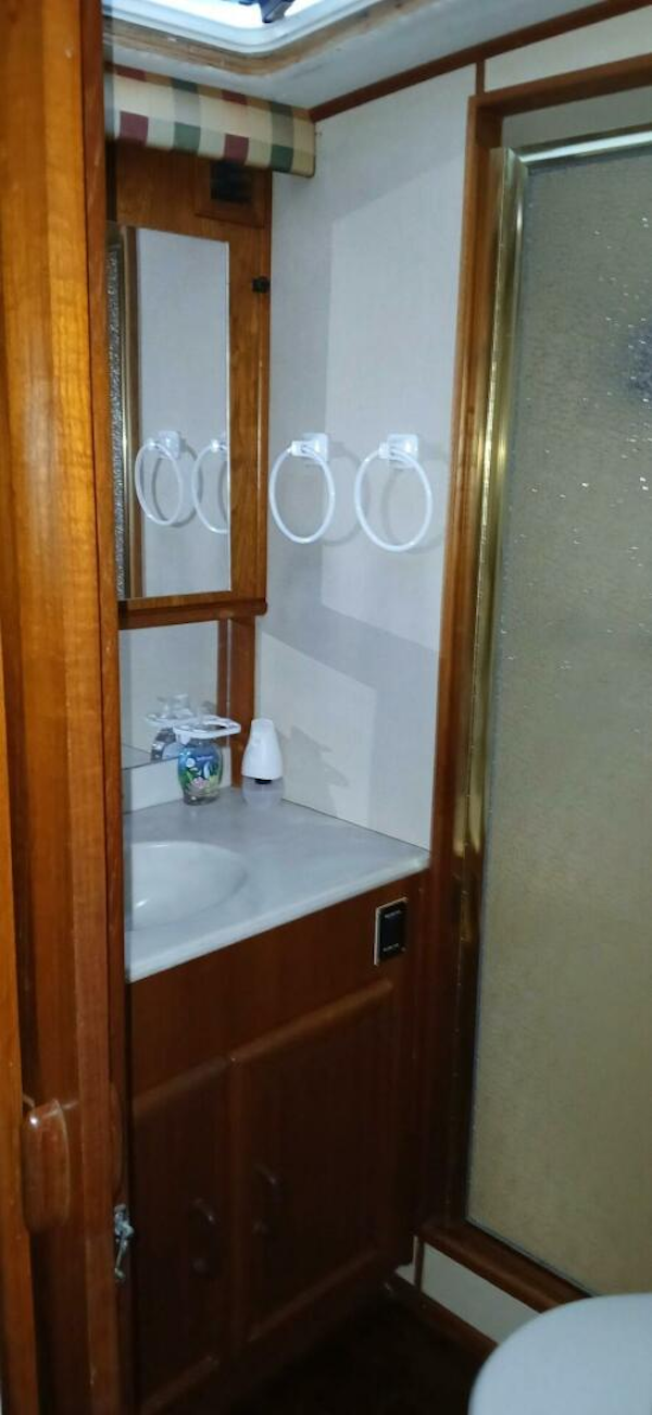 Jersey-Dawn 1991-Jersey Girl Bridgeport-Connecticut-United States-Guest head & shower-5605217