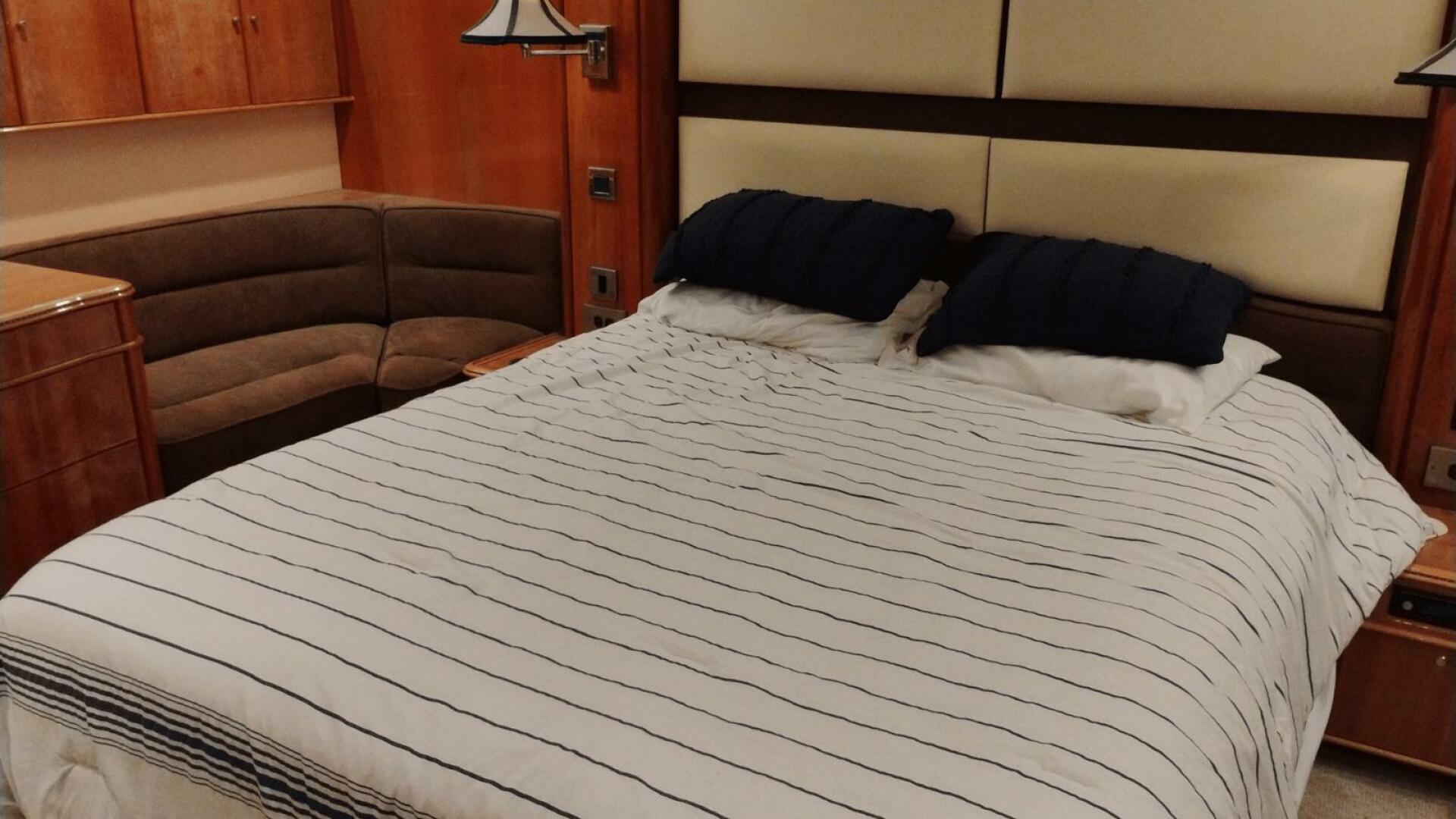 Viking Princess-72 2001-Amusante Epique Wilmington-North Carolina-United States-5602484 | Thumbnail