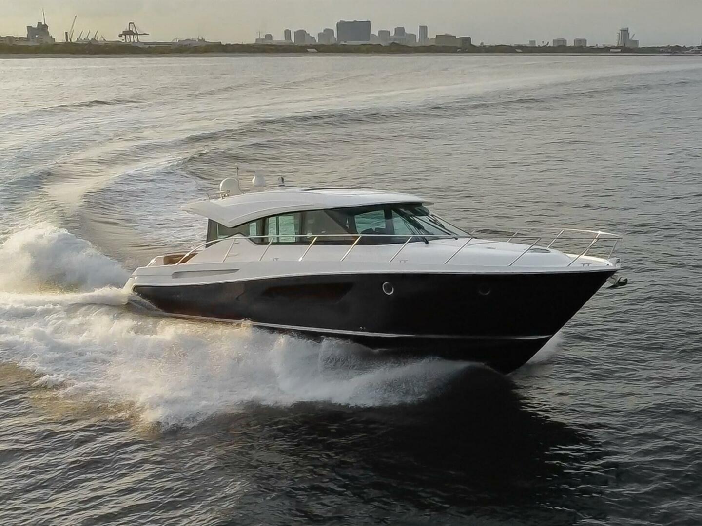 Tiara Yachts-C53 Coupe 2017-Happy Daze IV Fort Lauderdale-Florida-United States-5610278 | Thumbnail