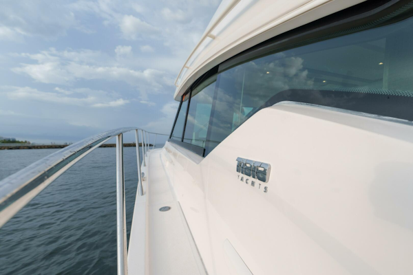 Tiara Yachts-C53 Coupe 2017-Happy Daze IV Fort Lauderdale-Florida-United States-5610331
