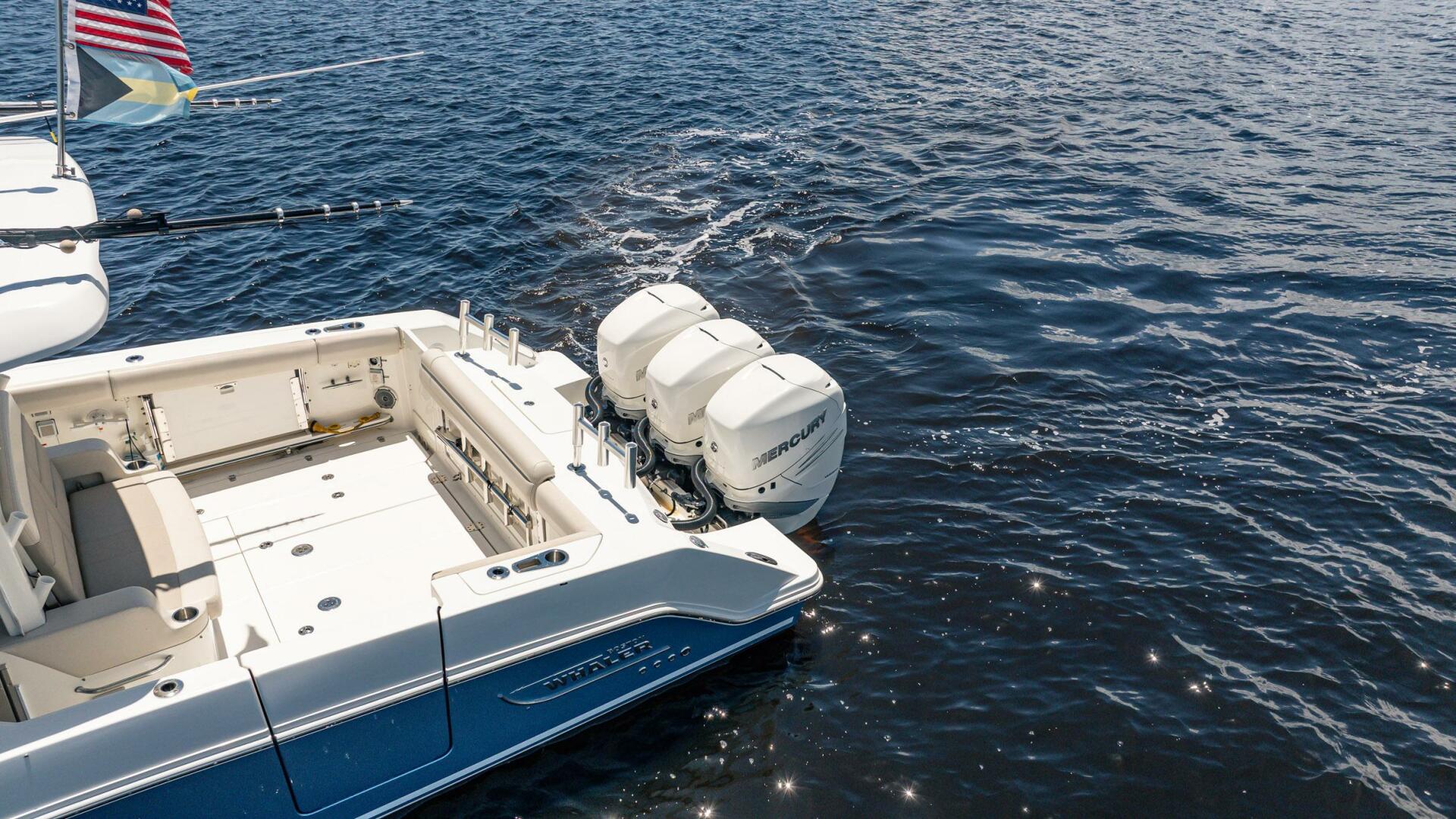 Boston Whaler-380 Outrage 2018-Crushed It Palm City-Florida-United States-5618204 | Thumbnail