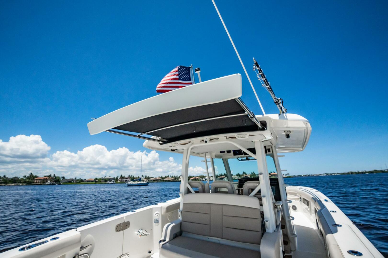 Boston Whaler-380 Outrage 2018-Crushed It Palm City-Florida-United States-5618196 | Thumbnail
