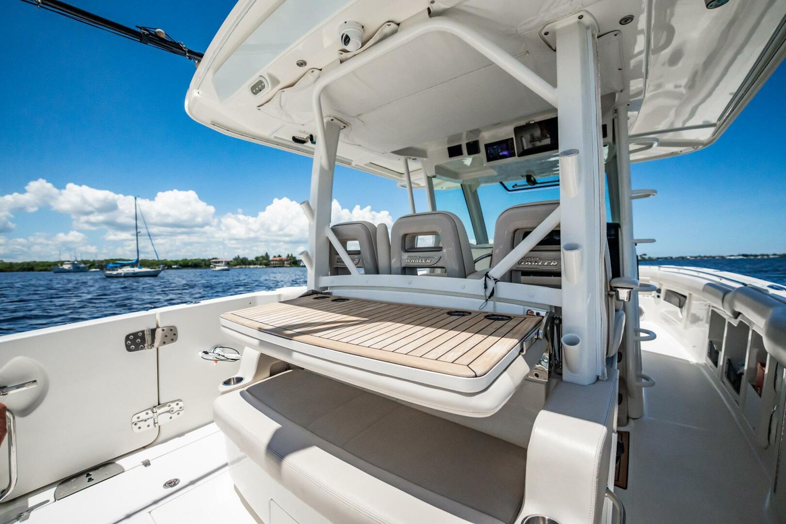 Boston Whaler-380 Outrage 2018-Crushed It Palm City-Florida-United States-5618194 | Thumbnail