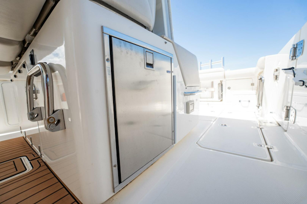 Boston Whaler-380 Outrage 2018-Crushed It Palm City-Florida-United States-5618190
