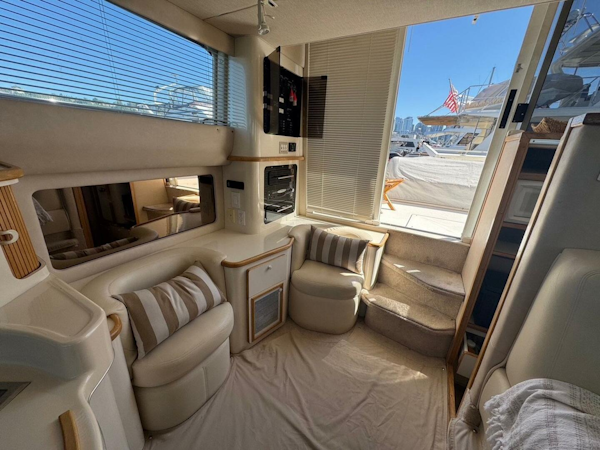 Sea Ray-440 Express Bridge 1994-PEARL Seattle-Washington-United States-3 Stbd Salon Seating-5620017