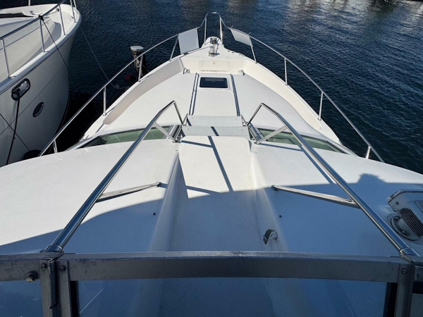 Sea Ray-440 Express Bridge 1994-PEARL Seattle-Washington-United States-17 Bow From Flybridge-5620044