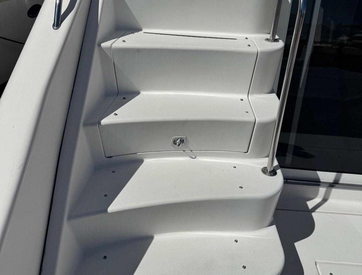 Sea Ray-440 Express Bridge 1994-PEARL Seattle-Washington-United States-19 Molded Flybridge Stair-5620048 | Thumbnail