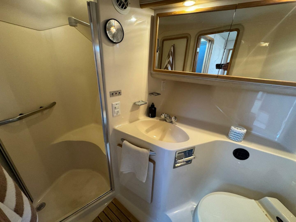 Sea Ray-440 Express Bridge 1994-PEARL Seattle-Washington-United States-10 Master Head-5620032