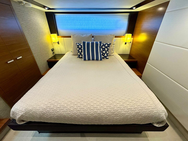 Tiara Yachts-53 Coupe 2017-SNEEZY Grand Haven-Michigan-United States-5622692