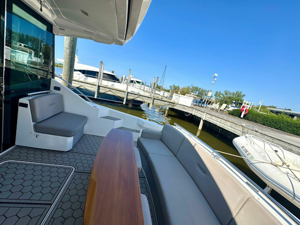 Tiara Yachts-53 Coupe 2017-SNEEZY Grand Haven-Michigan-United States-5622658