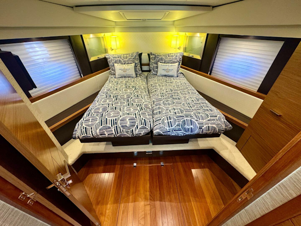 Tiara Yachts-53 Coupe 2017-SNEEZY Grand Haven-Michigan-United States-5622703