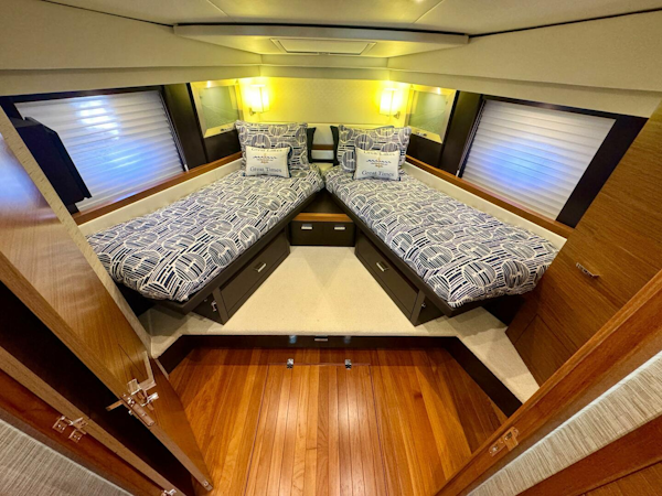 Tiara Yachts-53 Coupe 2017-SNEEZY Grand Haven-Michigan-United States-5622702